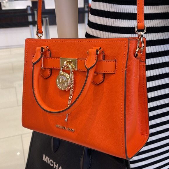 Michael Kors Hamilton Small Satchel Shoulder Crossbody Bag
Poppy COLOR
NWT - Picture 2 of 16